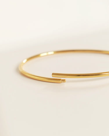 Seamless tension closure design