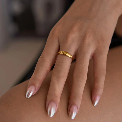 Lined Ring