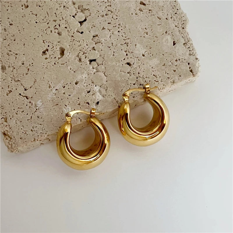 Celine Hoops