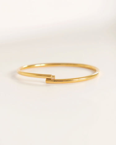 Seamless tension closure