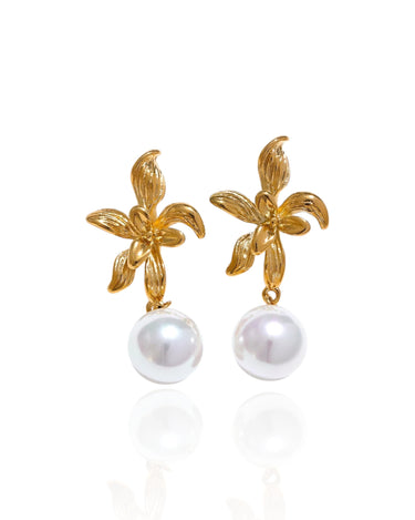 Willow Pearl Studs